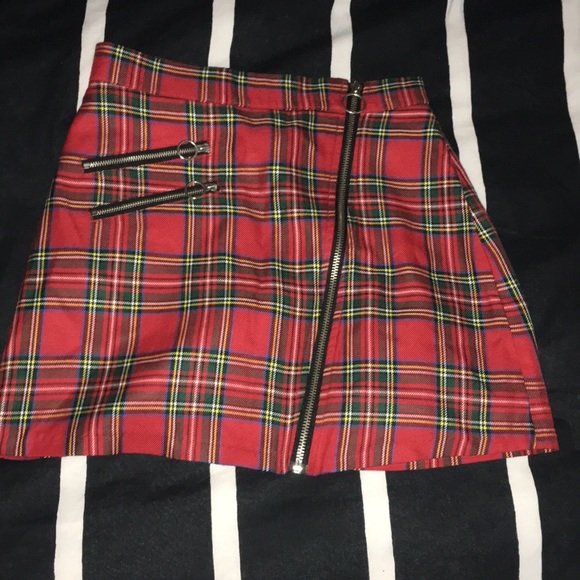Chuu red plaid zippered mini skirt - Picture 2 of 3